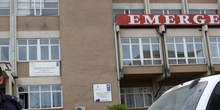 Dhunë në pleqëri: Burri 85-vjeçar në Lipjan e rrah brutalisht gruan, ia thyen brinjët