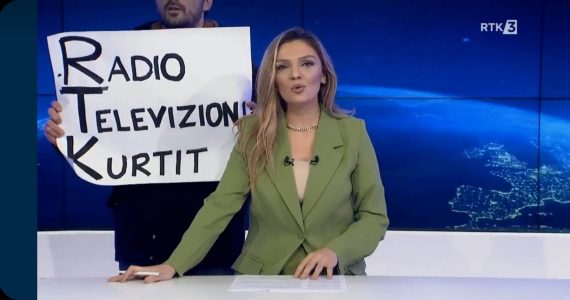 Radiotelevizioni i Kurtit: PSD hyn me pankartë gjatë lajmeve qendrore (Video)