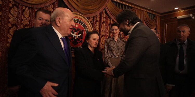 Përparim Rama dhe Jim Xhema vizitojnë familjen e ish-presidentit Rugova