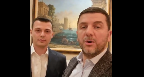 Krasniqi e uron 15 vjetorin e pavarësisë me djalin e Thaçit, ai tregon një fakt interesant për babain