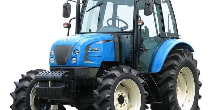 Kompania Agribau sjellë në Kosovë modele të traktorëve nga brendi LS