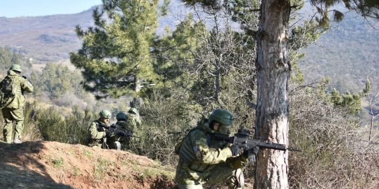 FSK realizon ushtrimin fushor në Mitrovicë, përdoret municioni i vërtetë
