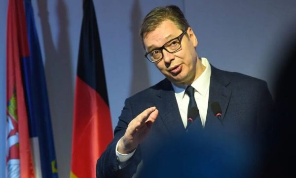 Si po e përgatit Vuçiq opinionin në Serbi për pranimin e planit -franko gjerman