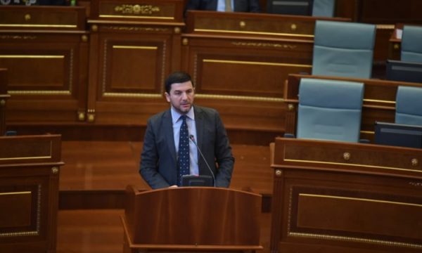 Memli Krasniqi ia bën 15 pyetje Kryeministrit Kurti në lidhje me dialogun