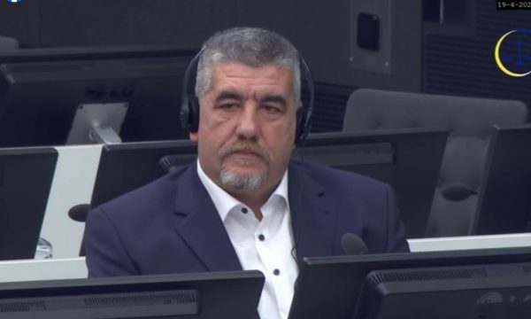 Prokuroria thotë se Shala ishte pjesë e grupit me Sabit Gecin e Xhemshit Krasniqin dhe se mori pjesë në vrasjen e një personi