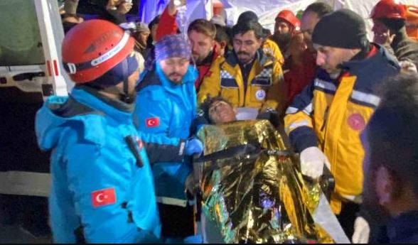Gjëja e parë që kërkoi një 16-vjeçar turk pas 65 orësh nën rrënoja: Çokollatë