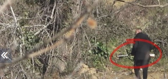 Gazetarët e ‘Fiks Fare’ sulmohen fizikisht dhe mbahen peng për 30 minuta nga persona të armatosur