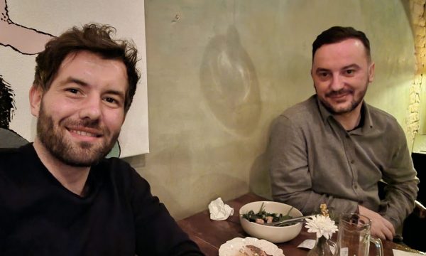 Pas shumë viteve takohen Gjinovci e Molliqaj: Unë po them Kurti s’e bën Asociacionin, ky po thotë e bën
