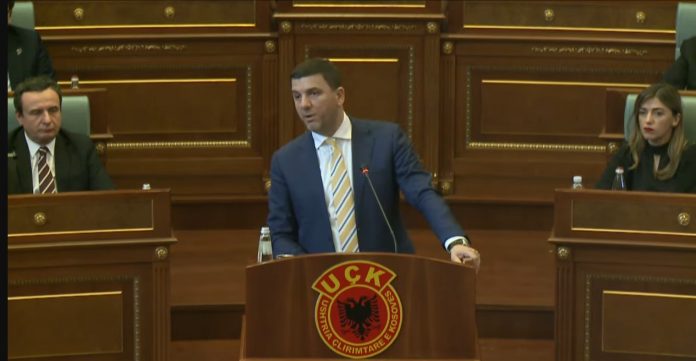 Krasniqi kujton ish-krerët e UÇK-së që ndodhen në Hagë: Do duhej të ishin me ne