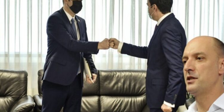 “Duhet vrarë burimin”: Pse Kurti po e sulmon kaq ashpër e me nervozë LDK-në?
