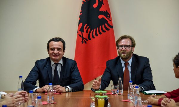 Sot u zbatua ‘urdhri” për shkarkim -Kurti i qëroi hesapet me “vlerën e shtuar të VV’së”