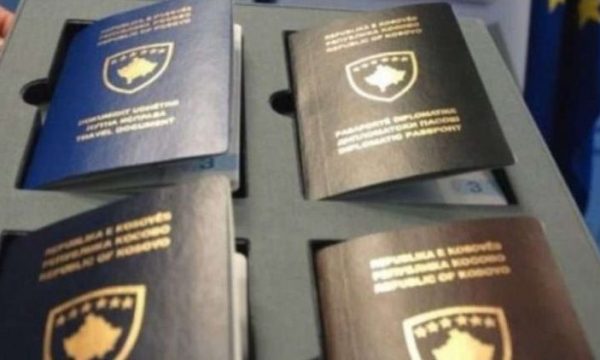 “Problem global”, s’ka pasaporta ende, Ministria e Xhelal Sveçlës “e mbyllur”