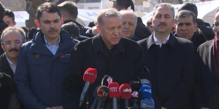 Erdogan: Muajin tjetër do të fillojmë ndërtimin e shtëpive në zonat e goditura nga tërmeti