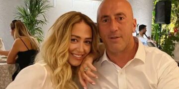 “T’u kalu vitet, t’u u paku lulet”, dhurata që Ramushi ia bëri Anitës për Shën Valentin