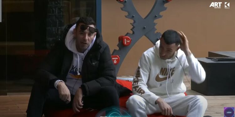 “A e vete nënën time që e more flinë?”, Bruno i thotë Vedatit që po edhe e putha