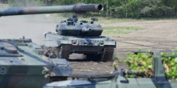 Tanket e para Leopard 2 kanë mbërritur në Ukrainë