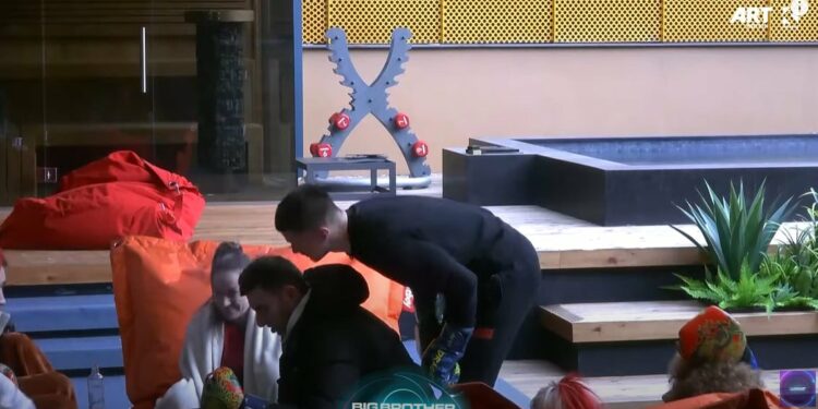 Me dorëza në duar, Vedati: Më ka marr malli me fut gishtin në hundë (VIDEO)