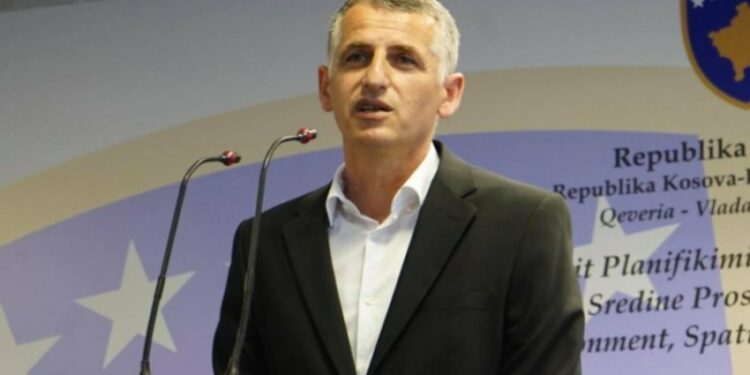 Zv/ministri Durmishi flet për ndaljen e punimeve në rrugën Prishtinë-Mitrovicë, ja kur do të përfundojë ajo