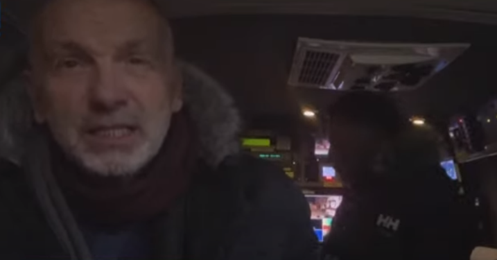 Kameramani i AP-së nga Turqia: “Inshallah nuk bëhet në Kosovë, sepse siç janë ndërtimet…” (VIDEO)