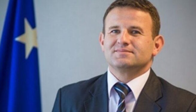 “Nesër Albin Kurti e nënshkruan kapitullimin e tij politik”