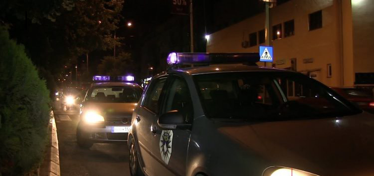 “Pse po ma zë rrugën”, nxehen gjakrat mes shoferëve te rrethi i flamurit, 25-vjeçari kërkon ndihmën e Policisë