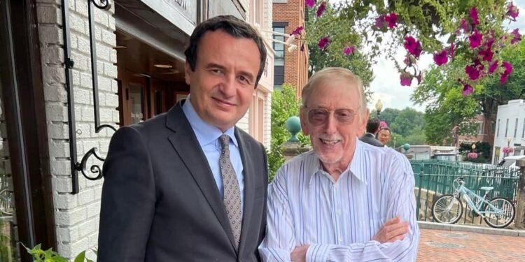 Walker: Kurtit do t’i thosha duroje presionin, sepse kjo marrëveshje nuk është në interesin e Kosovës