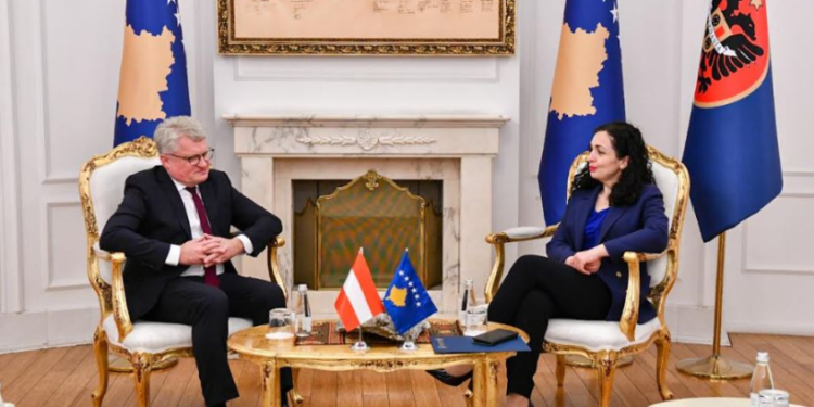 Osmani pret në takim kryetarin e Linzit, bisedojnë për thellim bashkëpunimi në mes të Kosovës e Austrisë