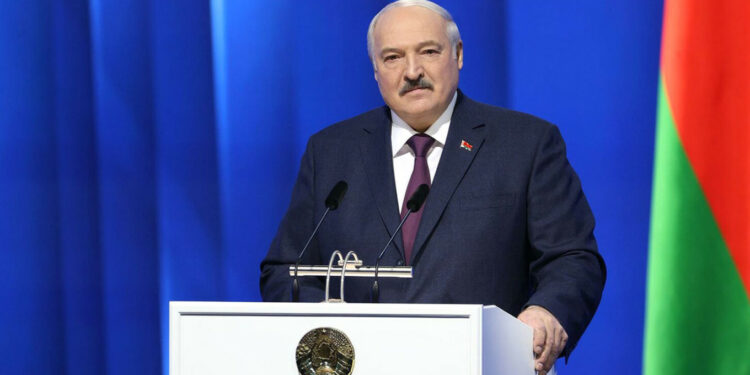 Mbështetja e Perëndimit për Ukrainën rrit shanset për luftë bërthamore, thotë Lukashenko