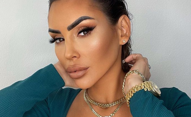 Fjolla Morina fton protestë mbështetëse për të nesër