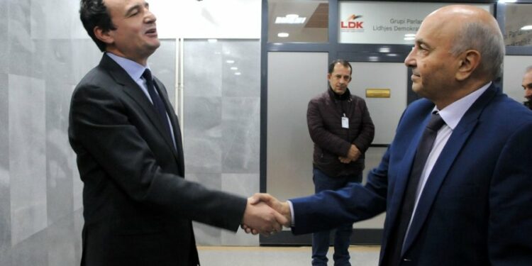 Isa Mustafa për Asociacionin: Albin Kurti mund t’ia bëj qejfin vetës, ashtu siç kemi bërë unë e Thaçi