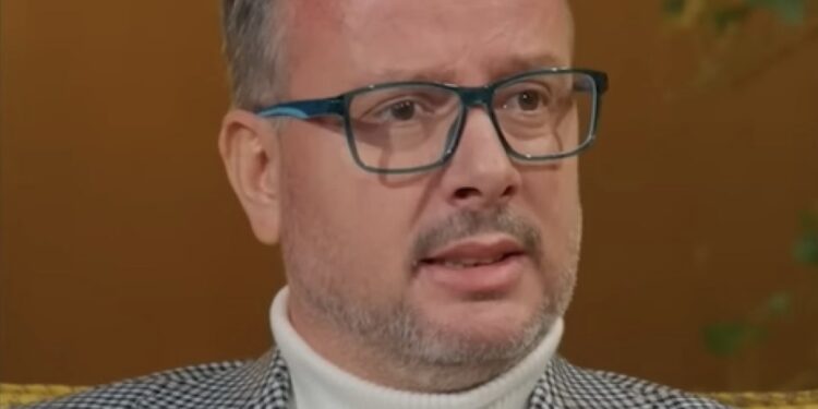 Kajtazi ironizon: “A m’u dok, a ma kish çnjerëzu Ganja luanin mbrëmë?”