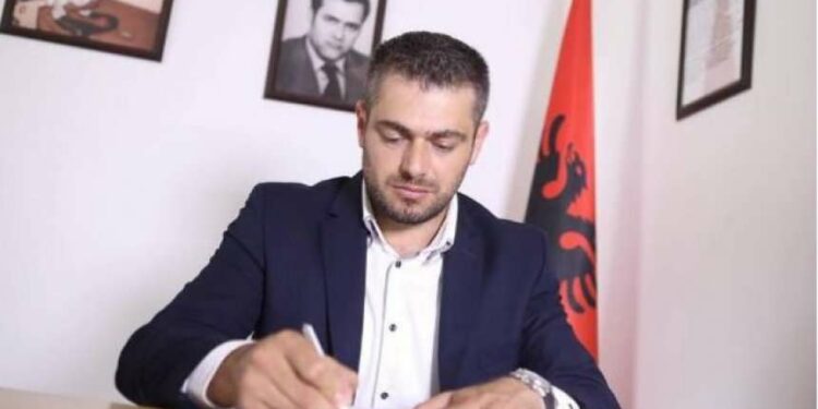 Hoti për të pagjeturit: Ndërkombëtarët duhet ta kushtëzojnë Serbinë për hapjen e arkivave
