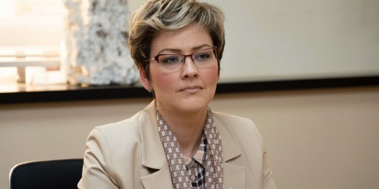 Sinani fton Lajçakun të vizitojë Luginën: Keqardhje që nuk i ka takuar ende të zgjedhurit e shqiptarëve në Serbi