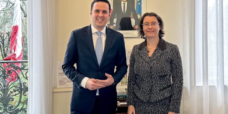 Abdixhiku takohet me këshilltaren e presidentit Macron, a do të ndryshoj LDK qëndrimin për planin franko-gjerman?