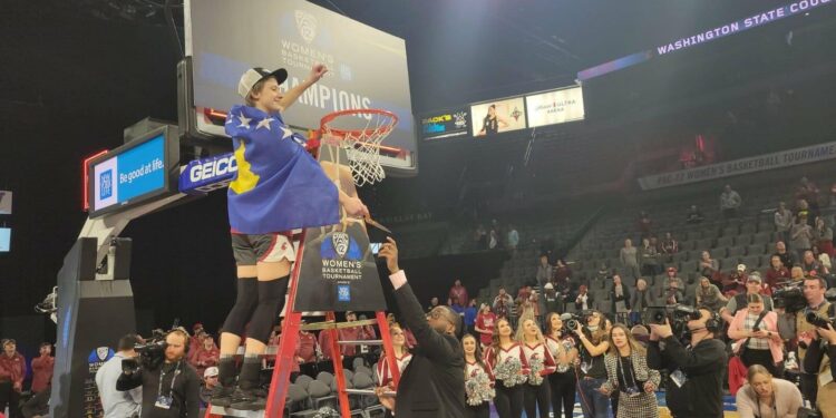 Basketbollistja e Kosovës shkruan historinë në Amerikë, festa e saj është emocionuese