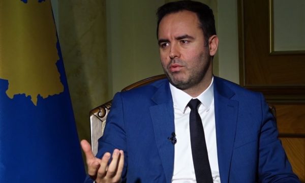 A mori leje për intervistë nga Dejona Mihali, kështu përgjigjet Glauk Konjufca