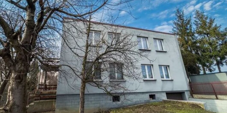 Ngjarje ‘horror’ në Poloni, 76-vjeçari jetoi me nënën e tij të vdekur për 13 vjet