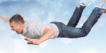 A ju ka ndodhur edhe juve ndonjëherë që trupi përnjëherë të kërcejë derisa jeni në gjumë të thellë?