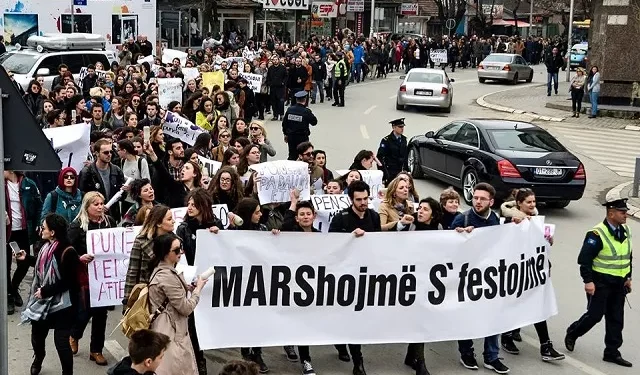 Sot për Ditën e Grave, mbahet marshi protestues “Marshojmë, s’festojmë” në Prishtinë