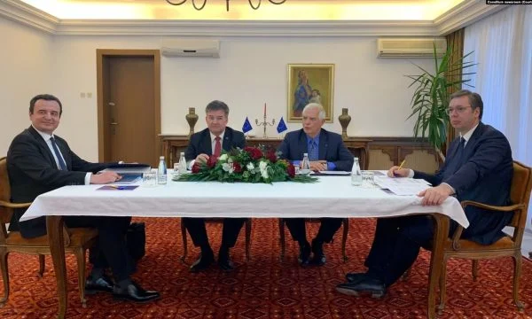 Pamjet e para të takimit Kurti -Vuçiq në Ohër