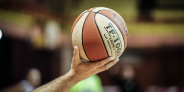 Dy duele interesante sot në basketboll