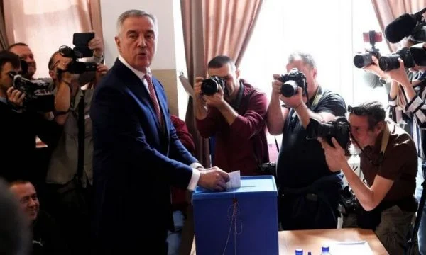 Nëse Gjukanoviç humbet zgjedhjet, a do ta marrin Putini dhe Vuçiq kontrollin e Malit të Zi?
