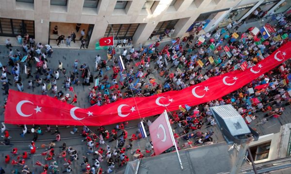 Zgjedhjet presidenciale dhe parlamentare në Turqi do të mbahen më 14 maj