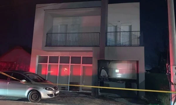 Brenda shtëpisë ishin familjarët, detaje nga zjarri që përfshiu garazhin e gazetarit kosovar