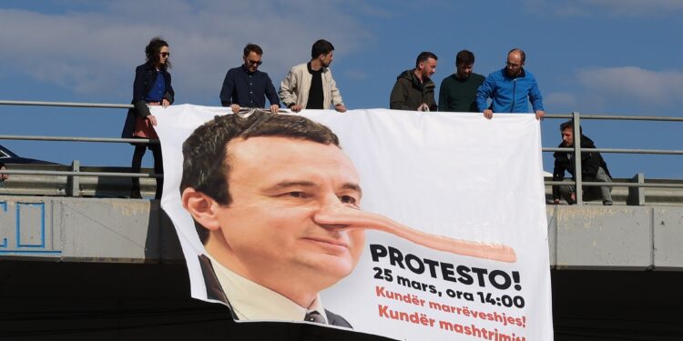 Sot protestohet kundër marrëveshjes së Ohrit, kërkohet dorëheqja e Kurtit