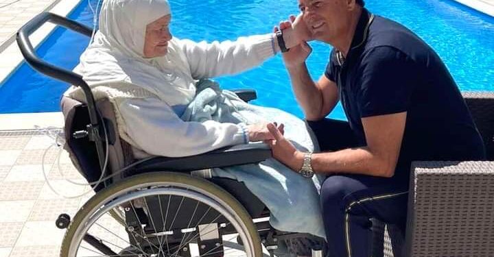 Agim Bahtiri feston sot ditëlindjen: Njehem i bekuar që akoma e kam nënën pranë