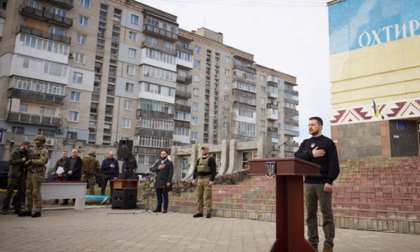 Zelensky vazhdon “turin”, viziton ushtarët në Sumy
