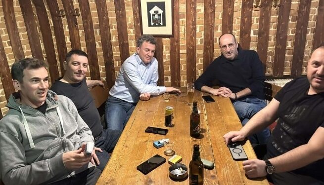“Gishtin e mesëm pushtetit”: Syla, Buzhala, Mirena e Kërquki i çojnë mesazh Kurtit
