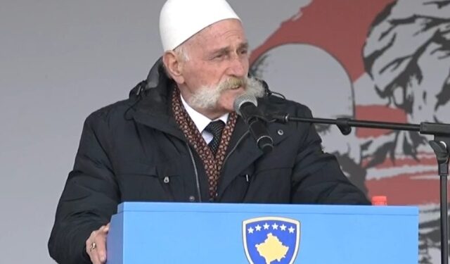 “Motra e vëllazën të Prishtinës me rrethinë”: Rifat Jashari nuk përmend fare Kurtin e Osmanin në fjalimin e tij