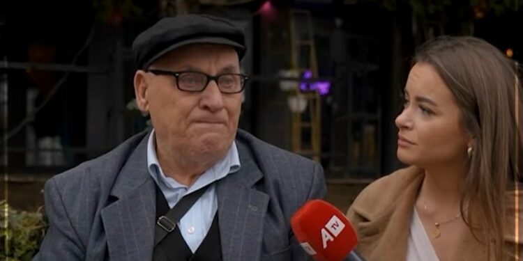 ‘Mërzinë ma t’madhe e kom përjetu kur m’u ka da djali me gru, i ka lanë 6 fmijë’ – I moshuari nga Drenica s’mund t’i ndalë lotët gjersa flet për nipat e mbesat